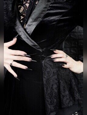 Weasel Wear Invisible Miss Smoking Jacket
